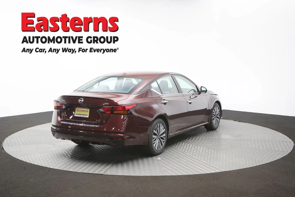 Used 2023 Red Nissan 2.5 SV image 40