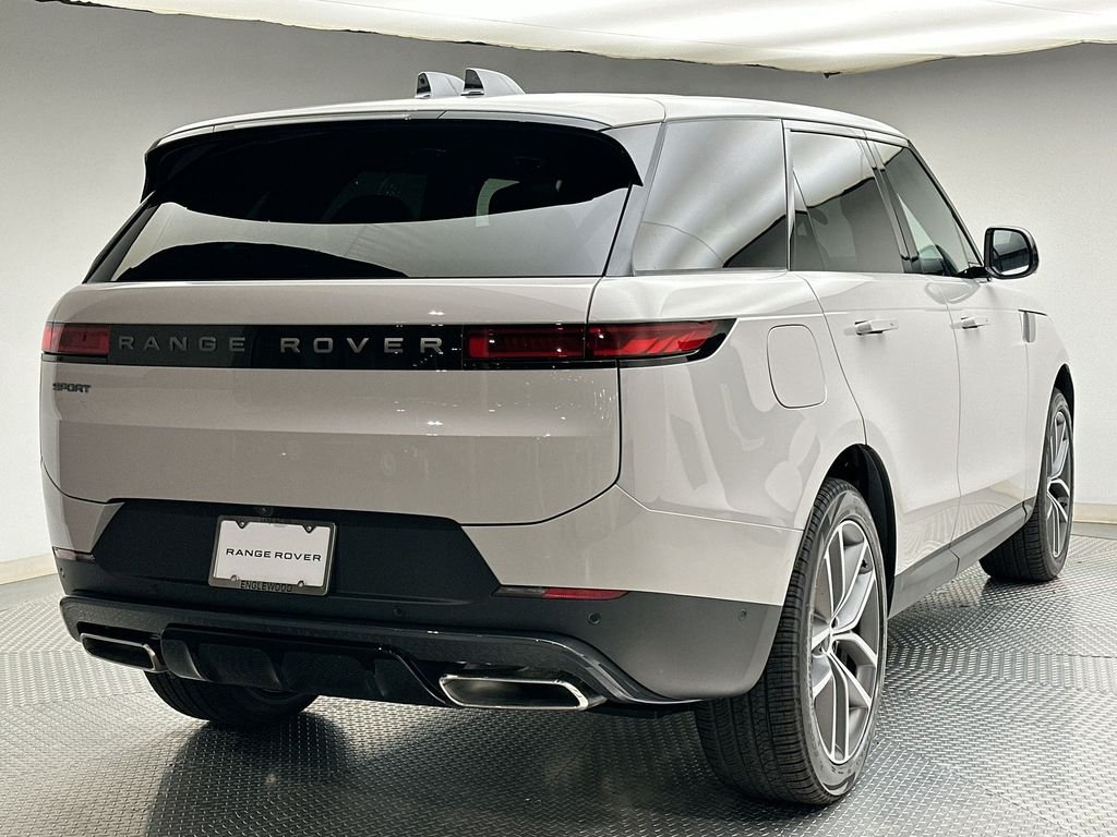 New 2027 Borasco Grey Metallic Land Rover SE image 3