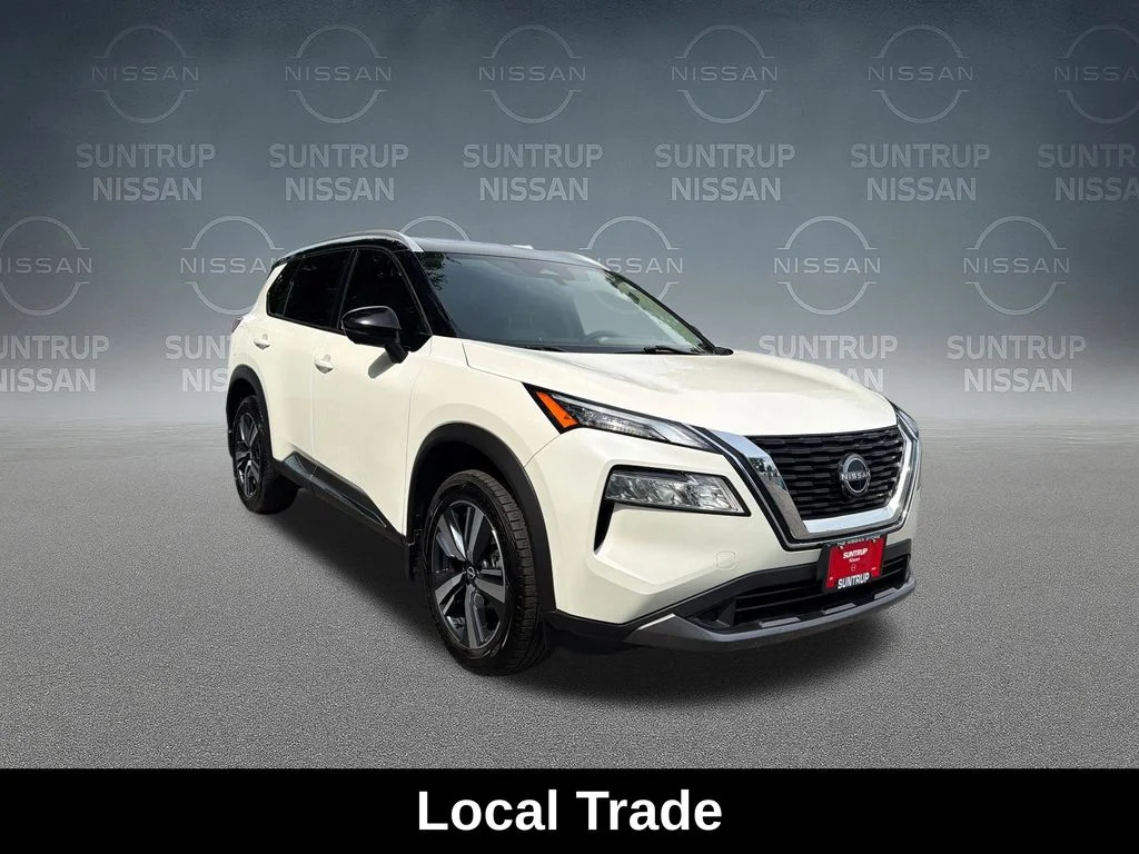 Used 2023 White Nissan SL image 9