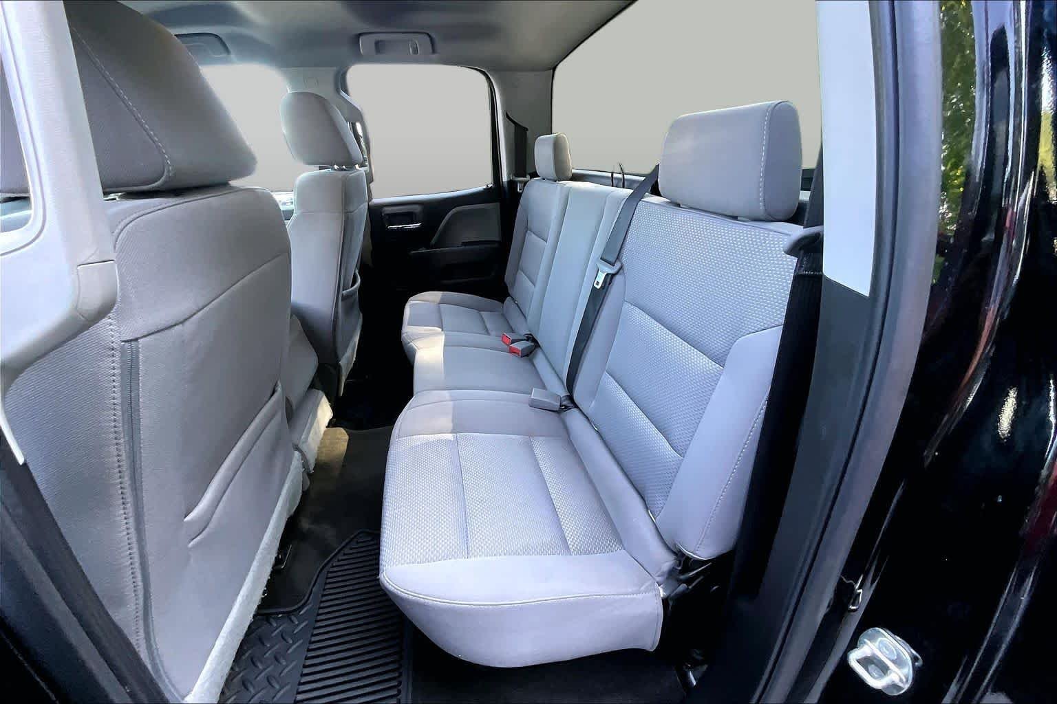Used 2018 Onyx Black GMC  image 19
