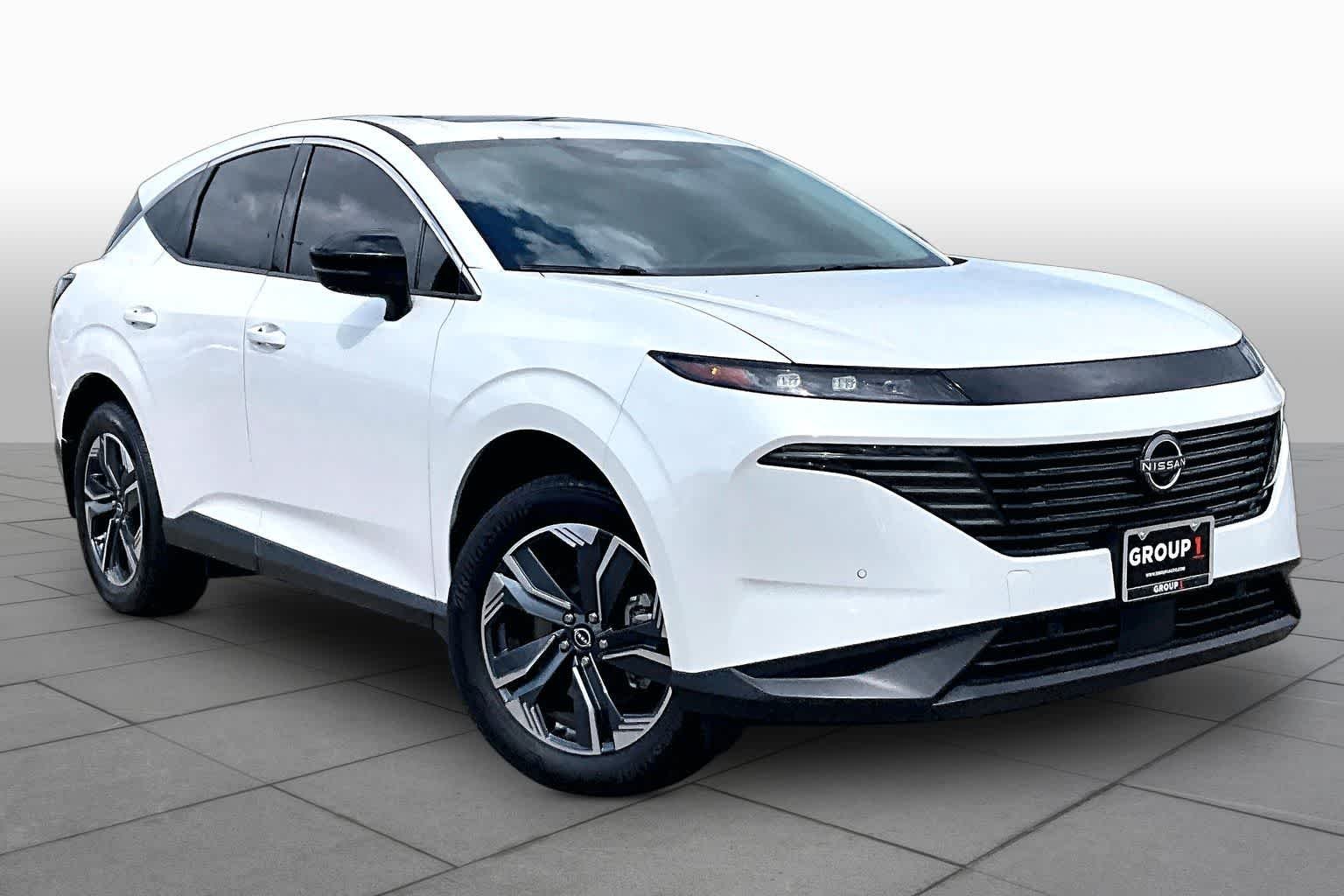 Used 2025 Everest White Pearl Tricoat Nissan SL image 3