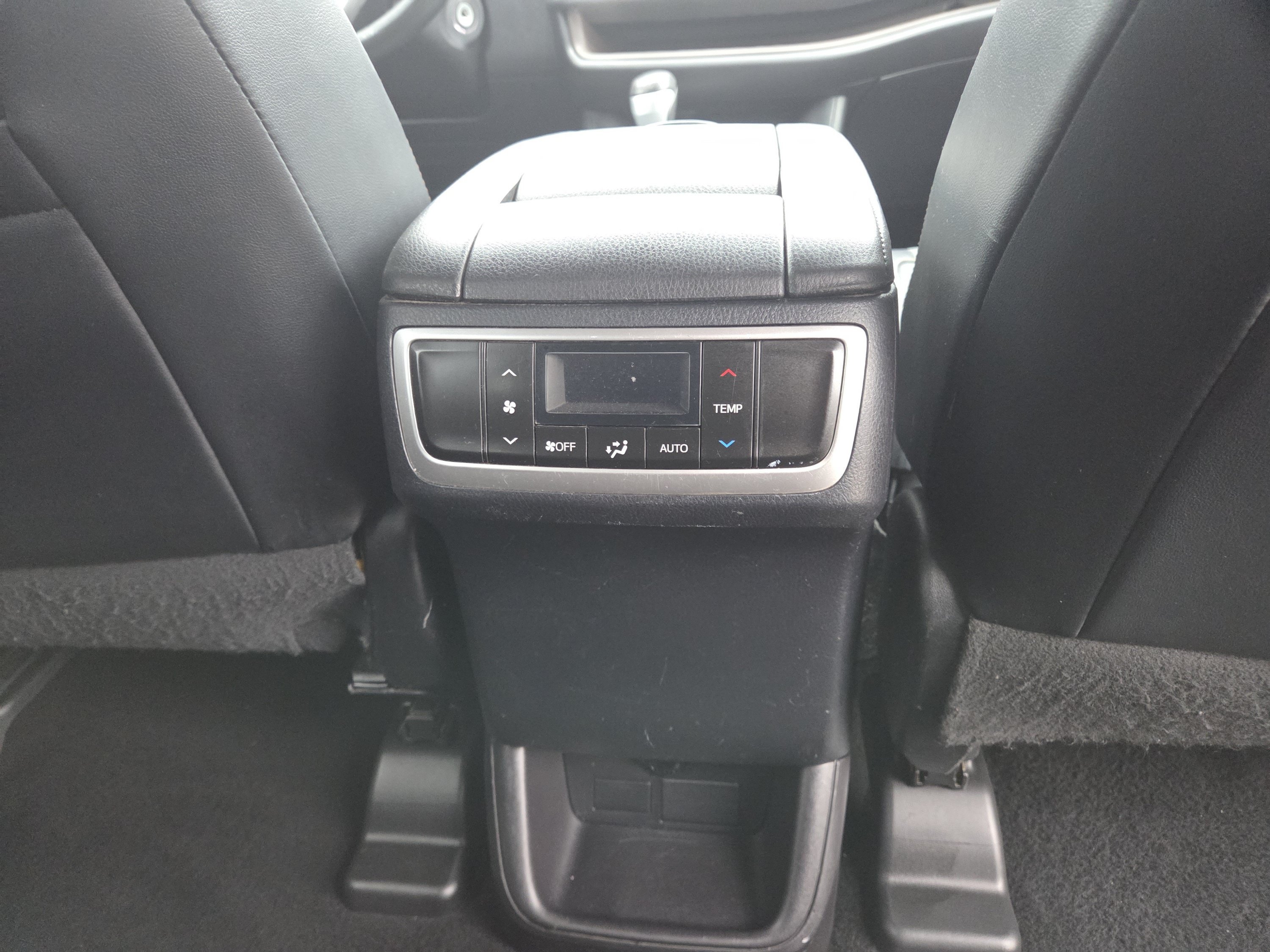 Used 2015 Silver Sky Metallic Toyota LE Plus V6 image 26