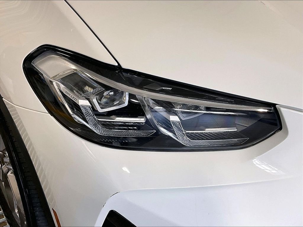 Used 2022 White BMW xDrive30i image 31