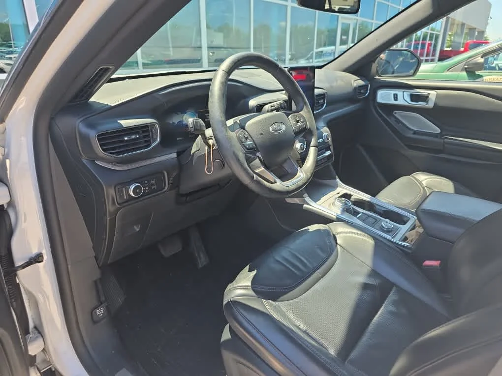 Used 2020 Star White Metallic Tri-Coat Ford Platinum image 9
