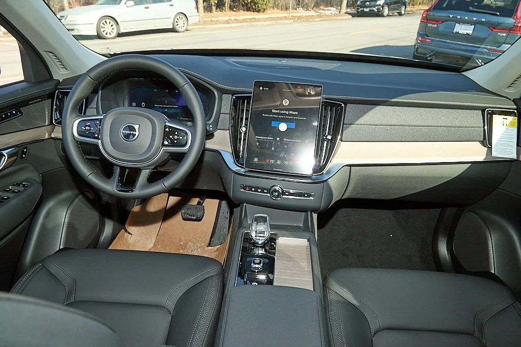 New 2026 Onyx Black Volvo Plus image 24