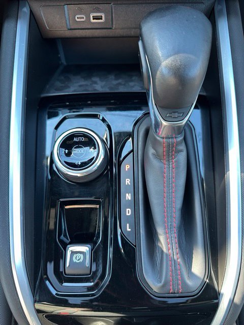 Used 2024 Gray Chevrolet Z71 image 34
