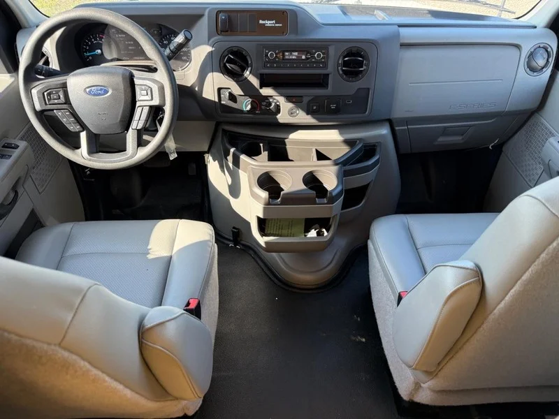 New 2027 Oxford White Ford 12FT BOX image 6