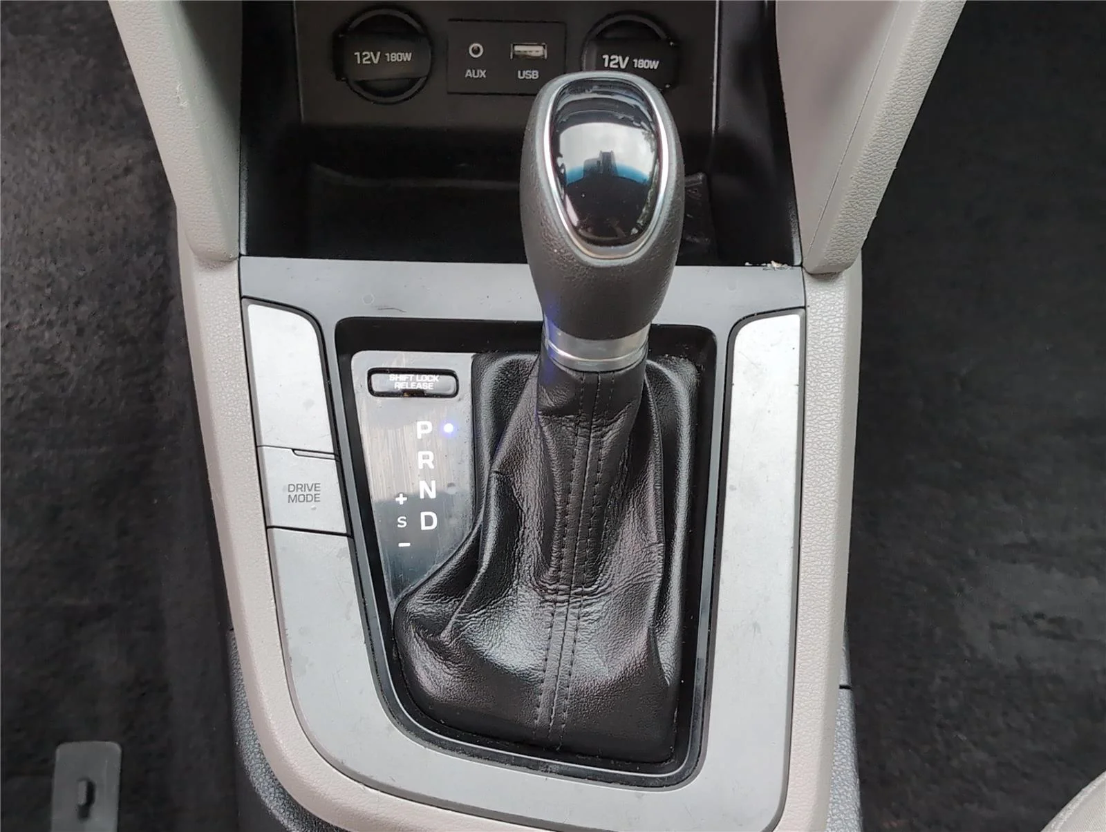 Used 2020 Lakeside Blue Hyundai SEL image 25