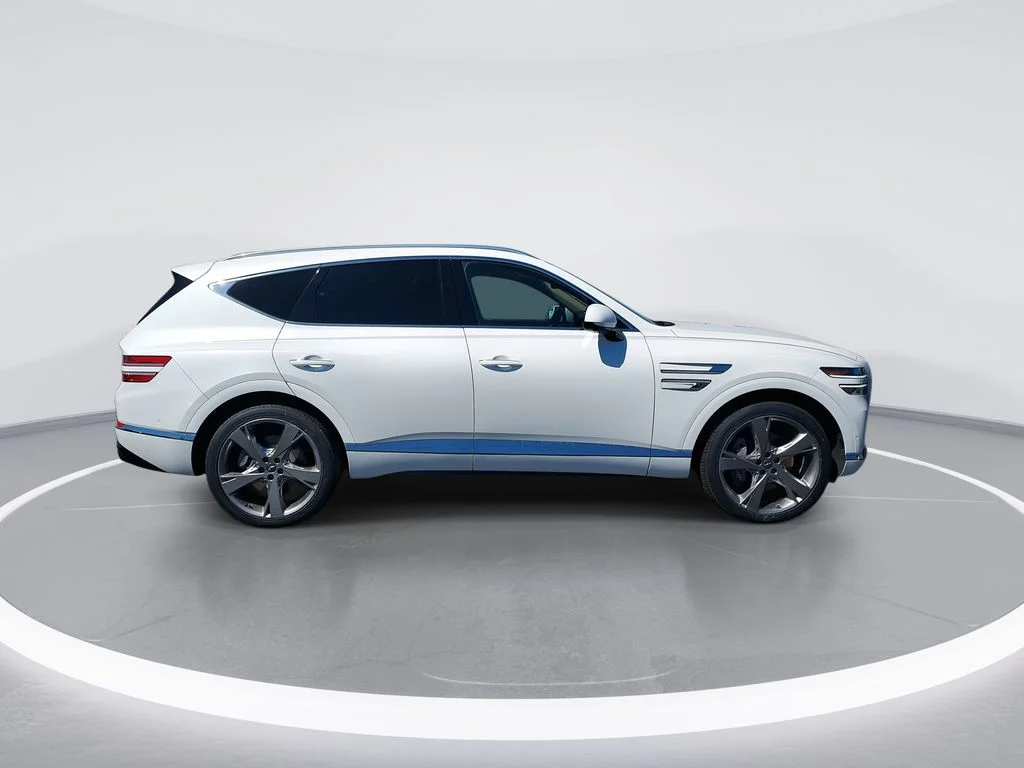 Used 2023 White Genesis 3.5T image 9