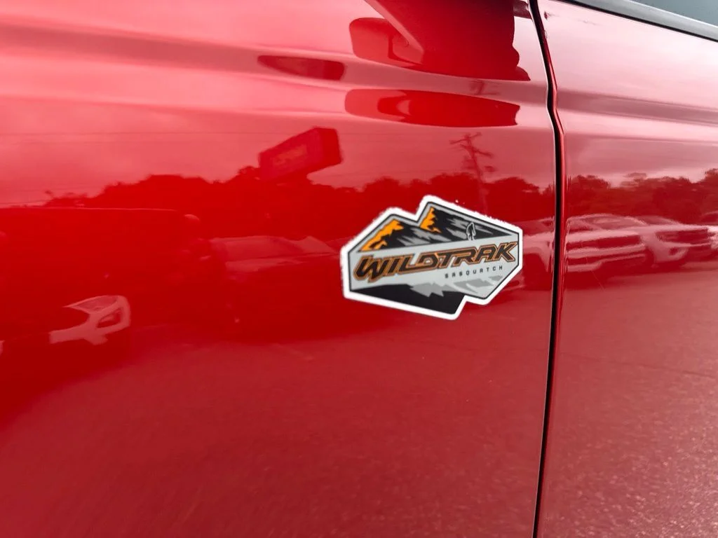 Used 2023 Red Ford Wildtrak image 24