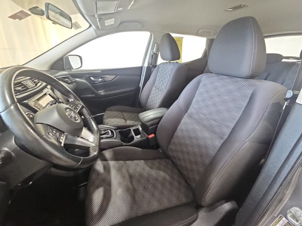 Used 2017 Gun Metallic Nissan SV image 6