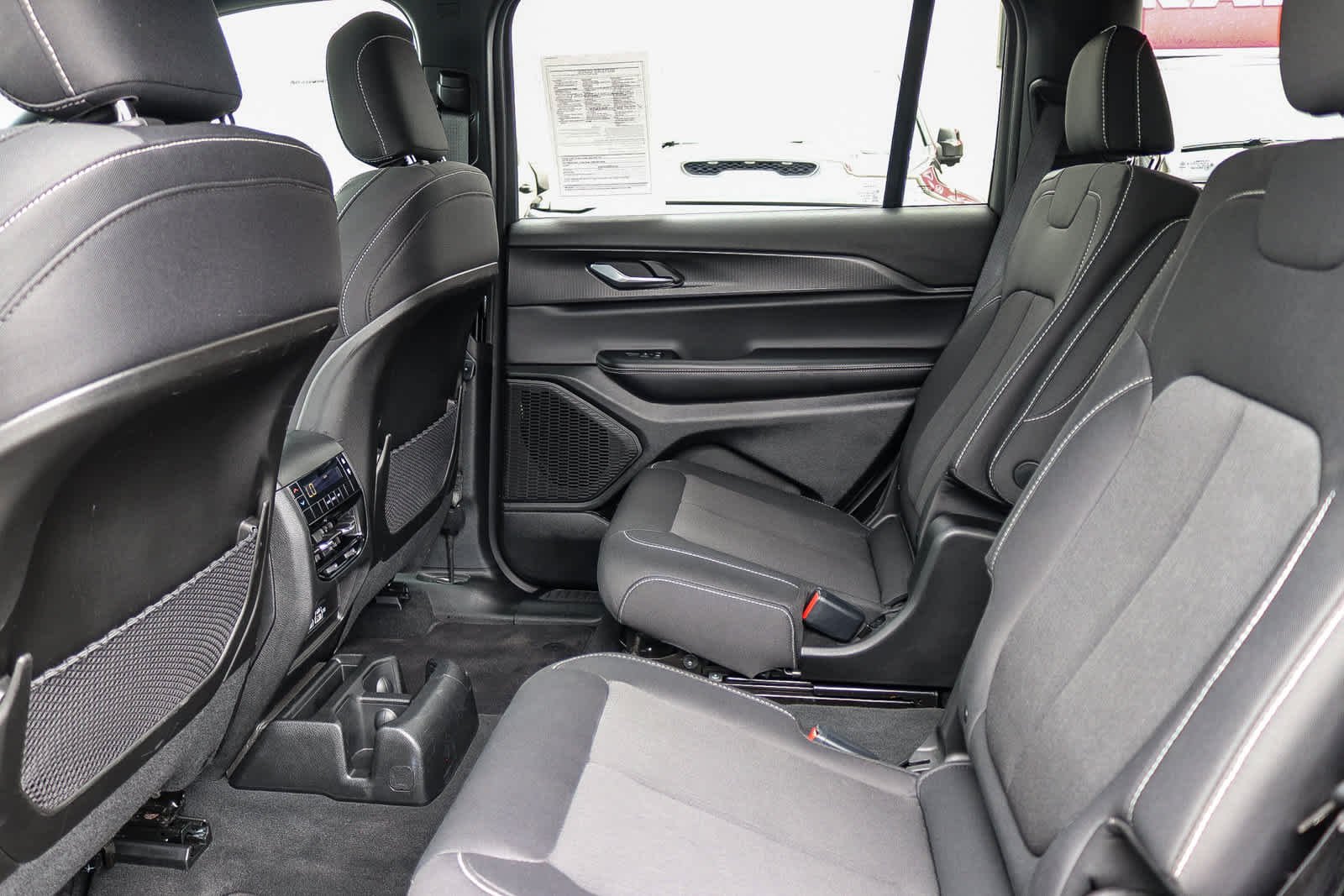 Used 2025 Baltic Gray Metallic Clearcoat Jeep Laredo X image 17