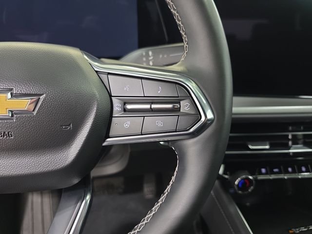 Used 2025 White Chevrolet LT image 18