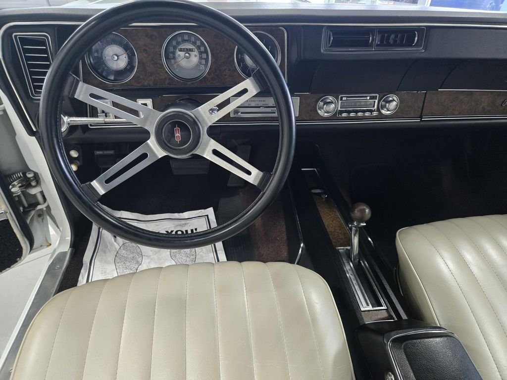 Used 1970 White Oldsmobile Convertible image 9