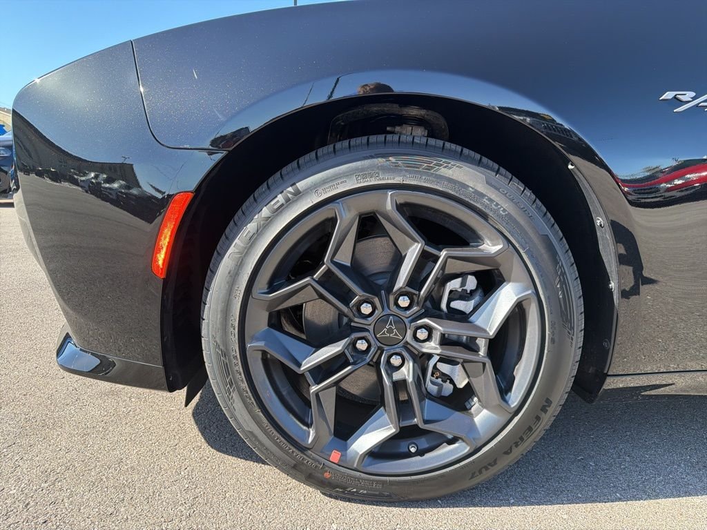 New 2026 Diamond Black Crystal Pearlcoat Dodge R/T image 21