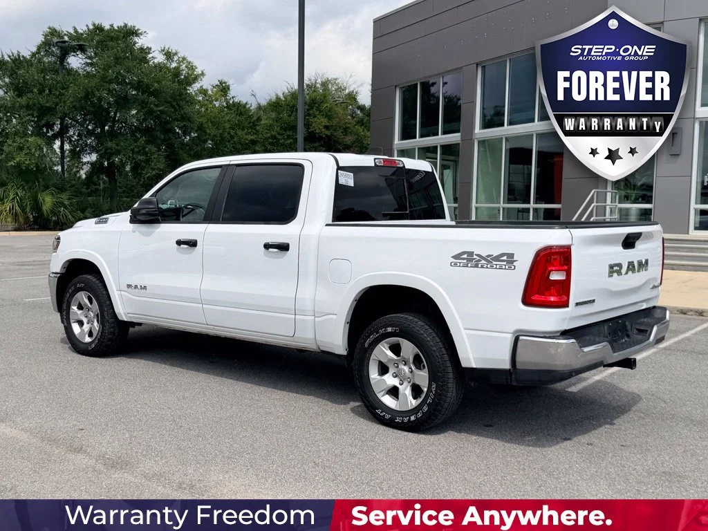 Used 2025 White Ram Big Horn/Lone Star image 4