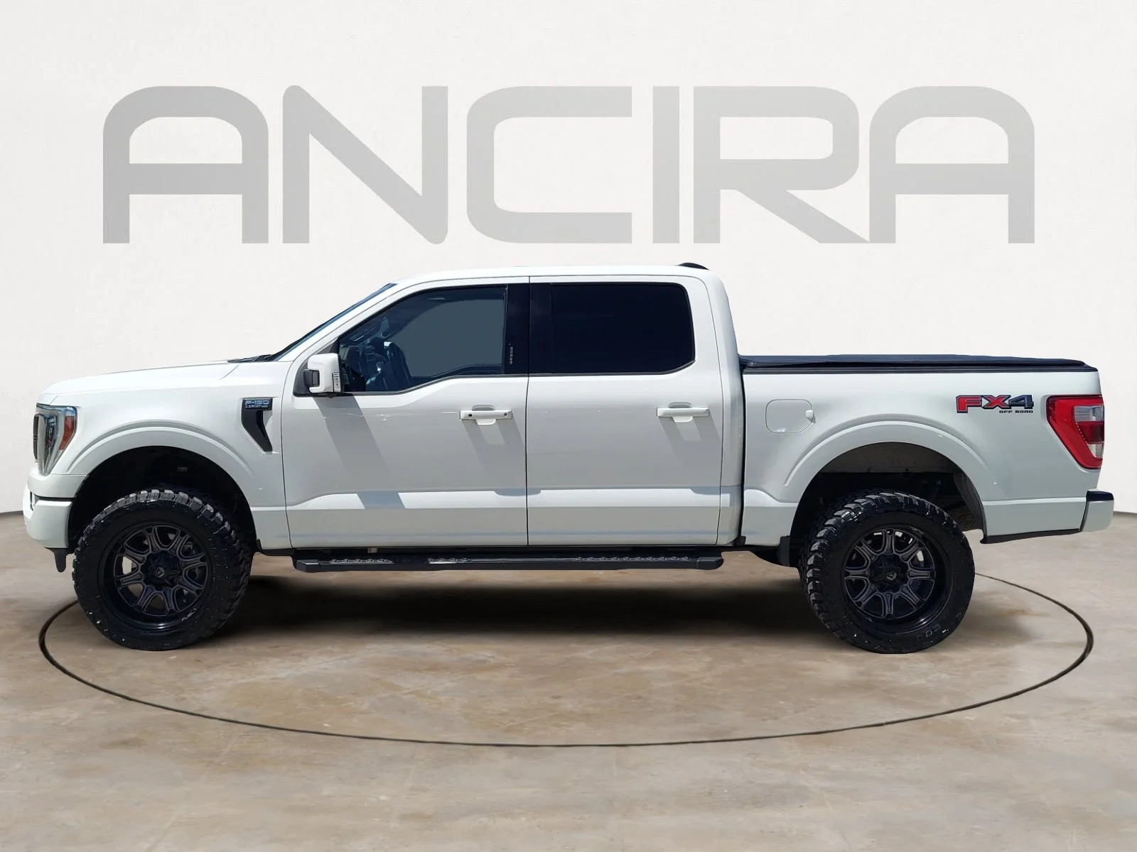 Used 2022 White Metallic Ford LARIAT image 7