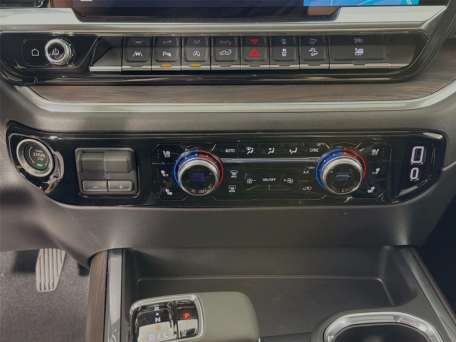 New 2026 Glacier White Tricoat GMC SLT image 18