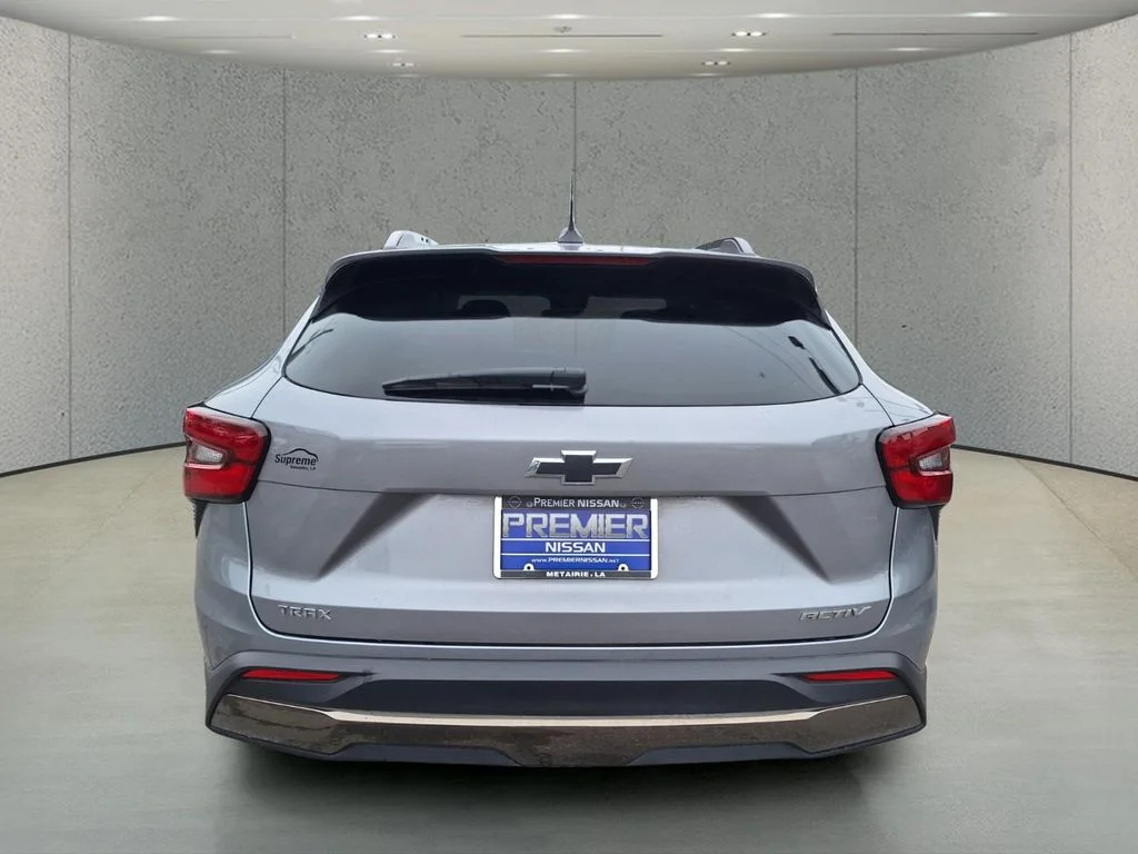 Used 2024 Gray Chevrolet ACTIV image 4