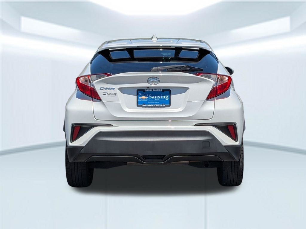 Used 2021 White Toyota XLE image 5