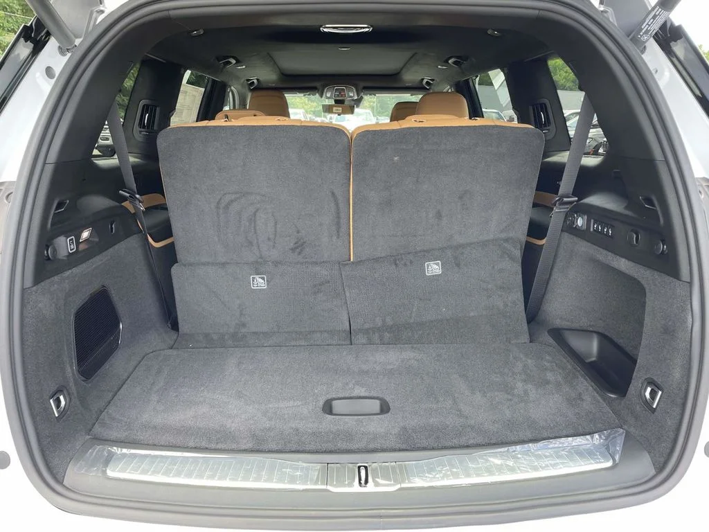 New 2026 Bright White Clear-Coat Exterior Paint Jeep Summit image 45