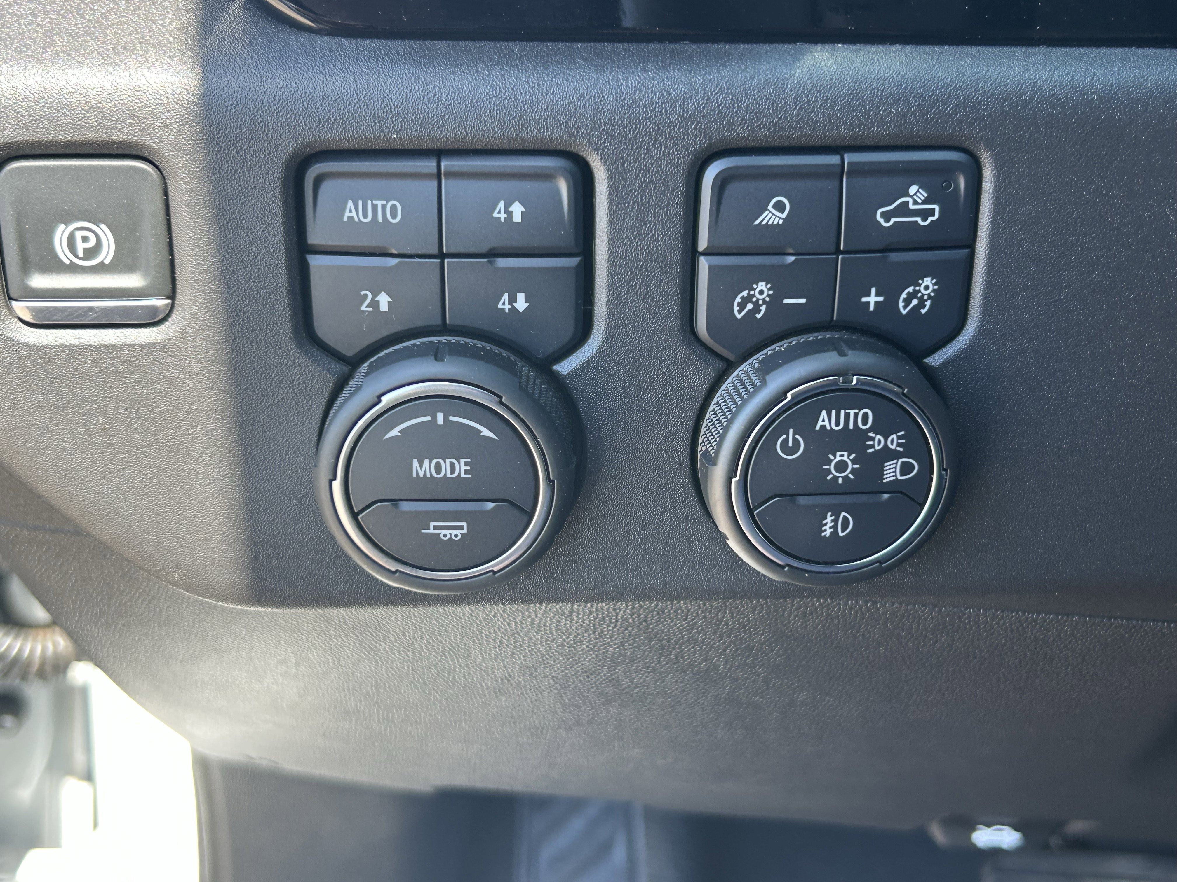 2025 Chevrolet Silverado 1500 ZR2 - Photo 31