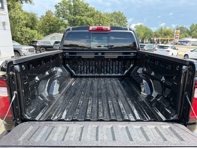 Used 2026 Onyx Black GMC Elevation image 15