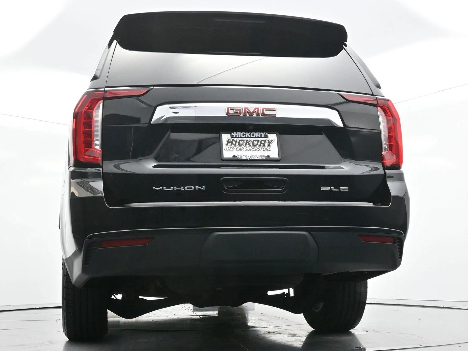 Used 2023 Onyx Black GMC SLE image 48