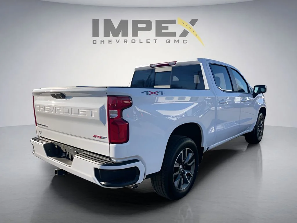 Used 2024 Summit White Chevrolet RST image 5