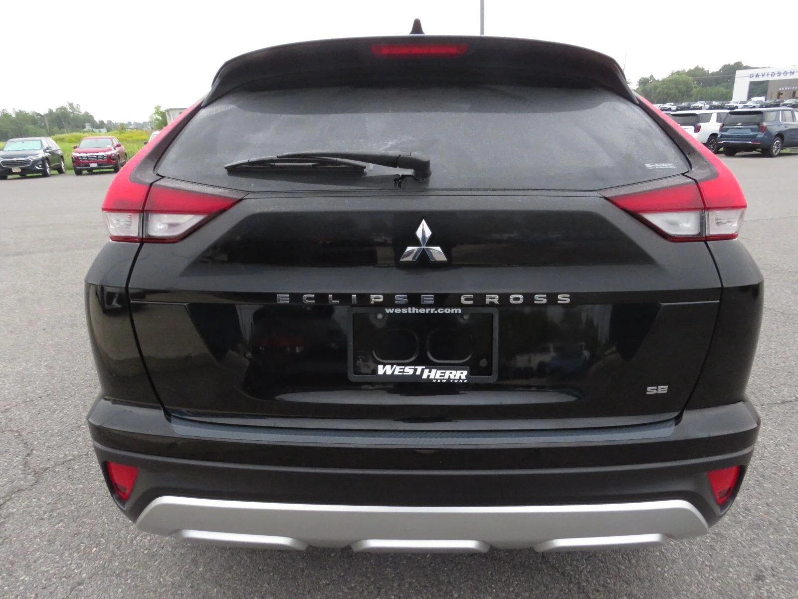 Used 2023 Black Mitsubishi SE image 9