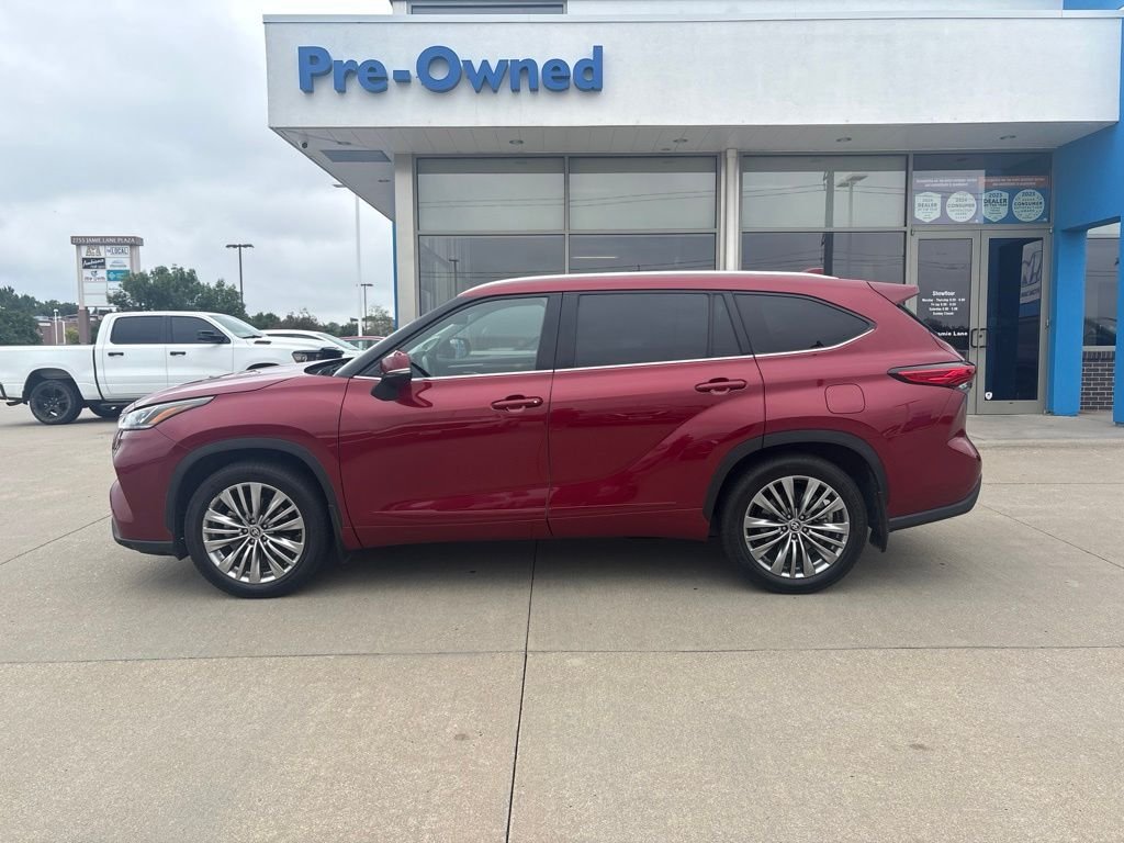 Used 2020 Pearl Toyota Platinum image 8