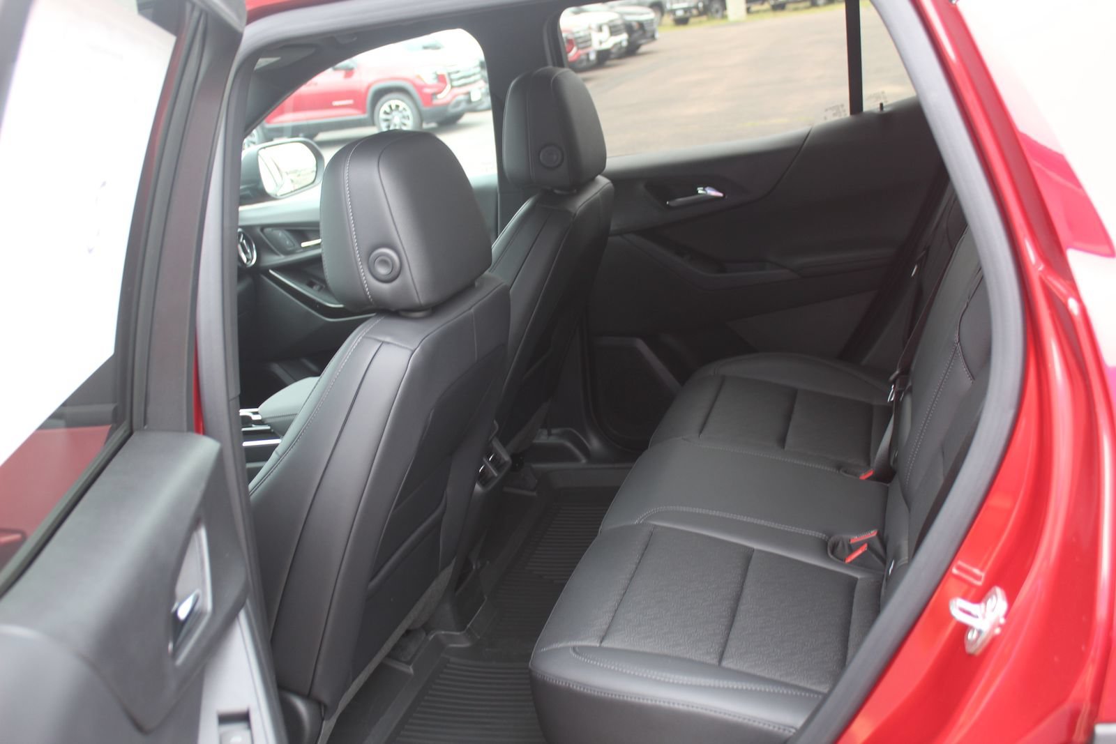 2027 Chevrolet Equinox LT - Photo 9