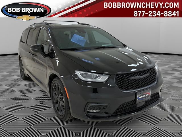 2025 Chrysler Pacifica Limited's photo