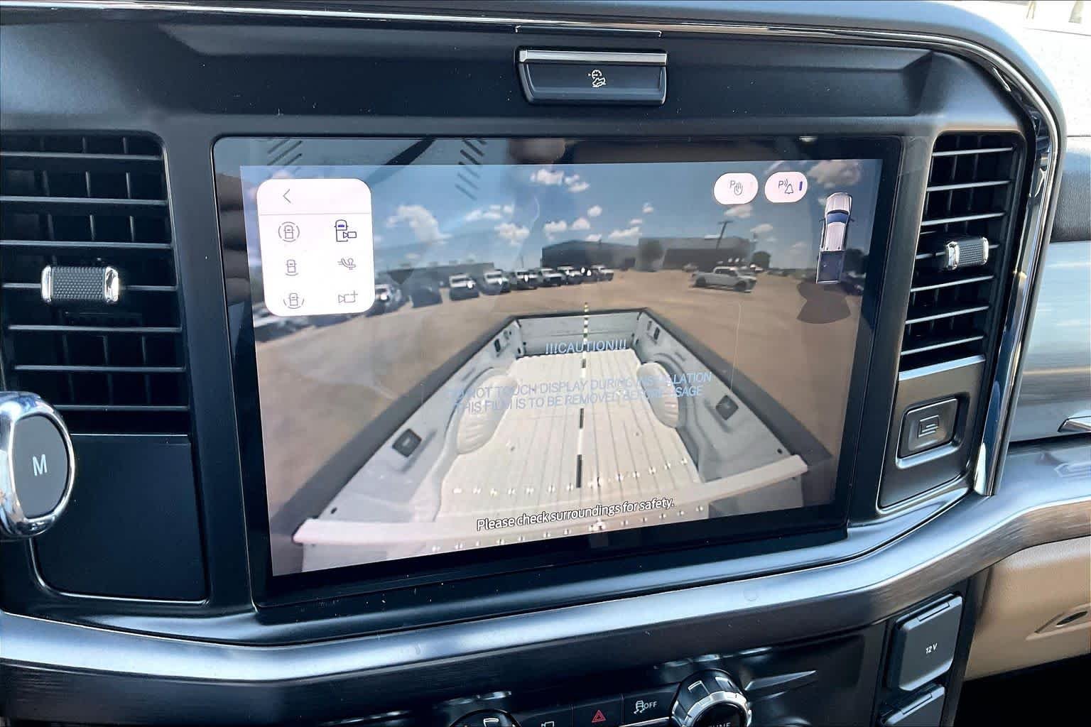 New 2026 Oxford White Ford F-250® Lariat® image 18