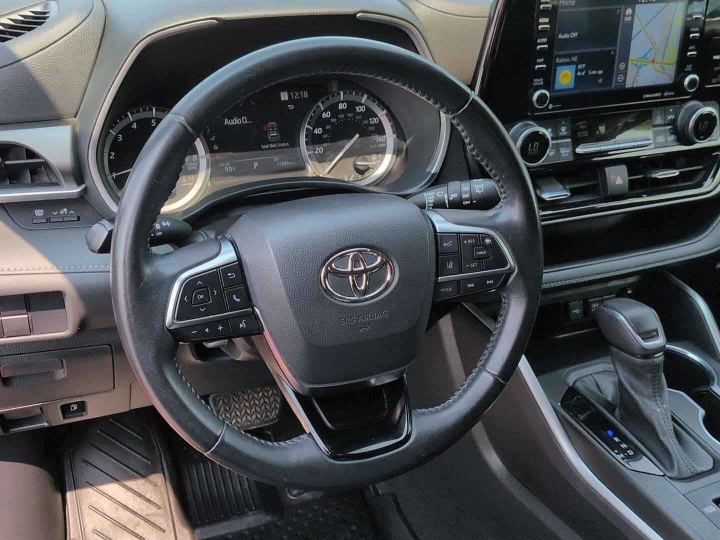 Used 2021 Ruby Flare Pearl Toyota XLE image 5