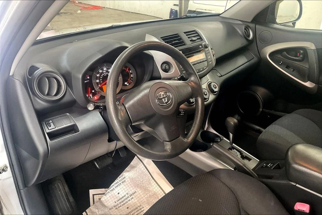 Used 2008 Silver Toyota Sport image 14