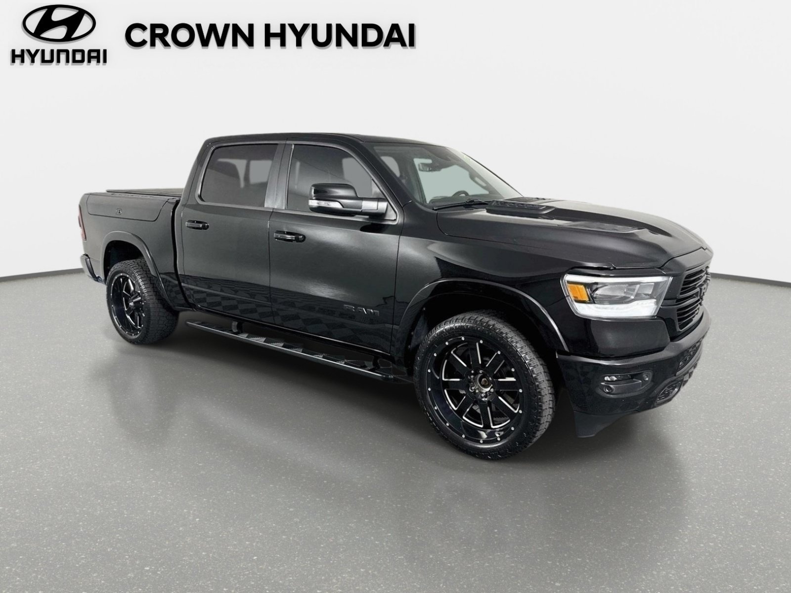 Used 2021 Diamond Black Crystal Pearlcoat Ram Laramie image 3