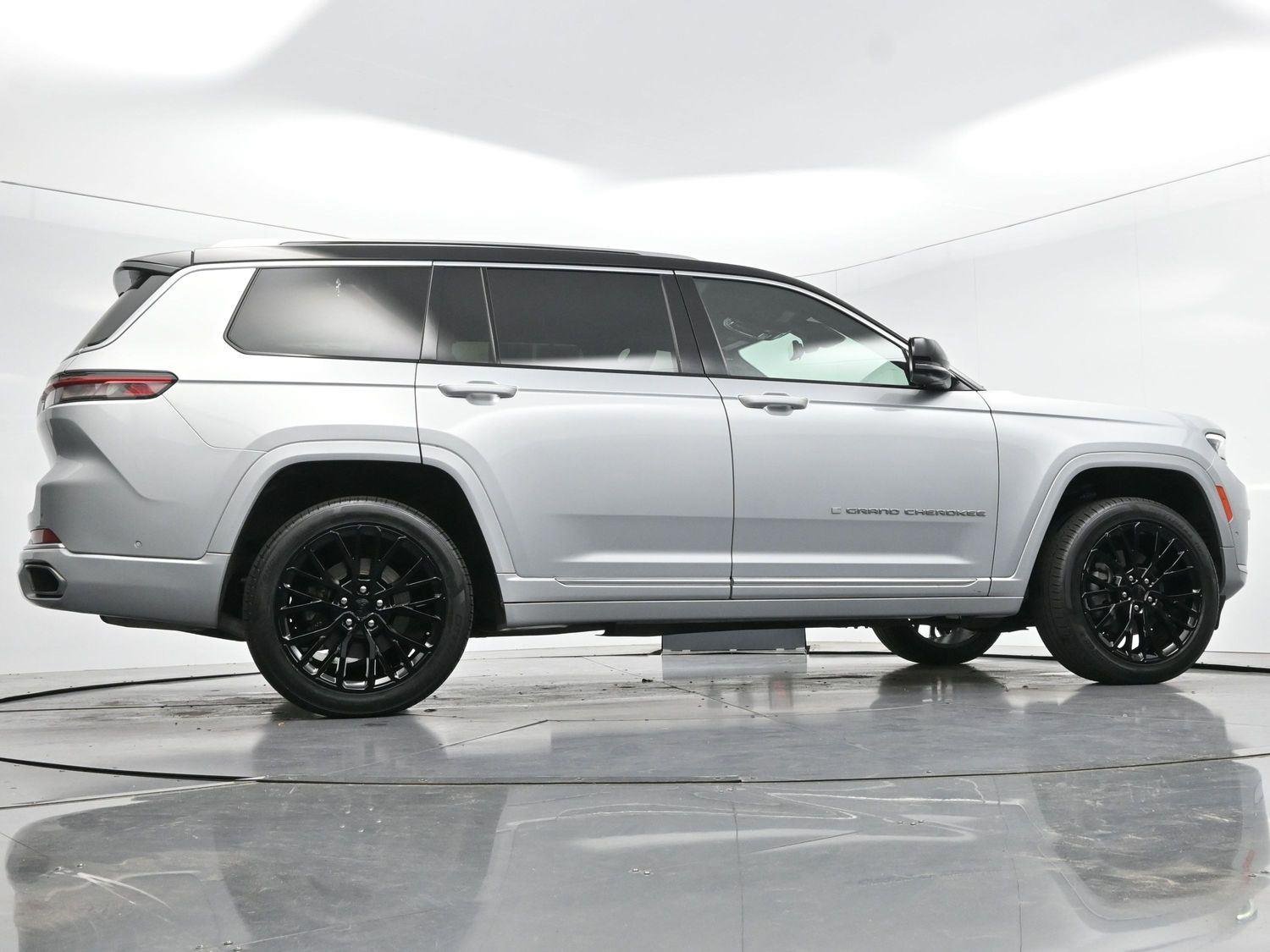 Used 2023 Silver Zynith Jeep Summit Reserve image 49