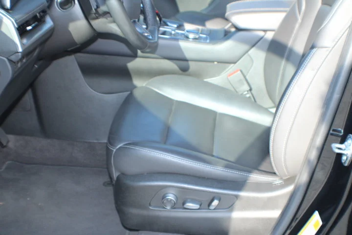 Used 2025 Stellar Black Metallic Cadillac Premium Luxury image 13