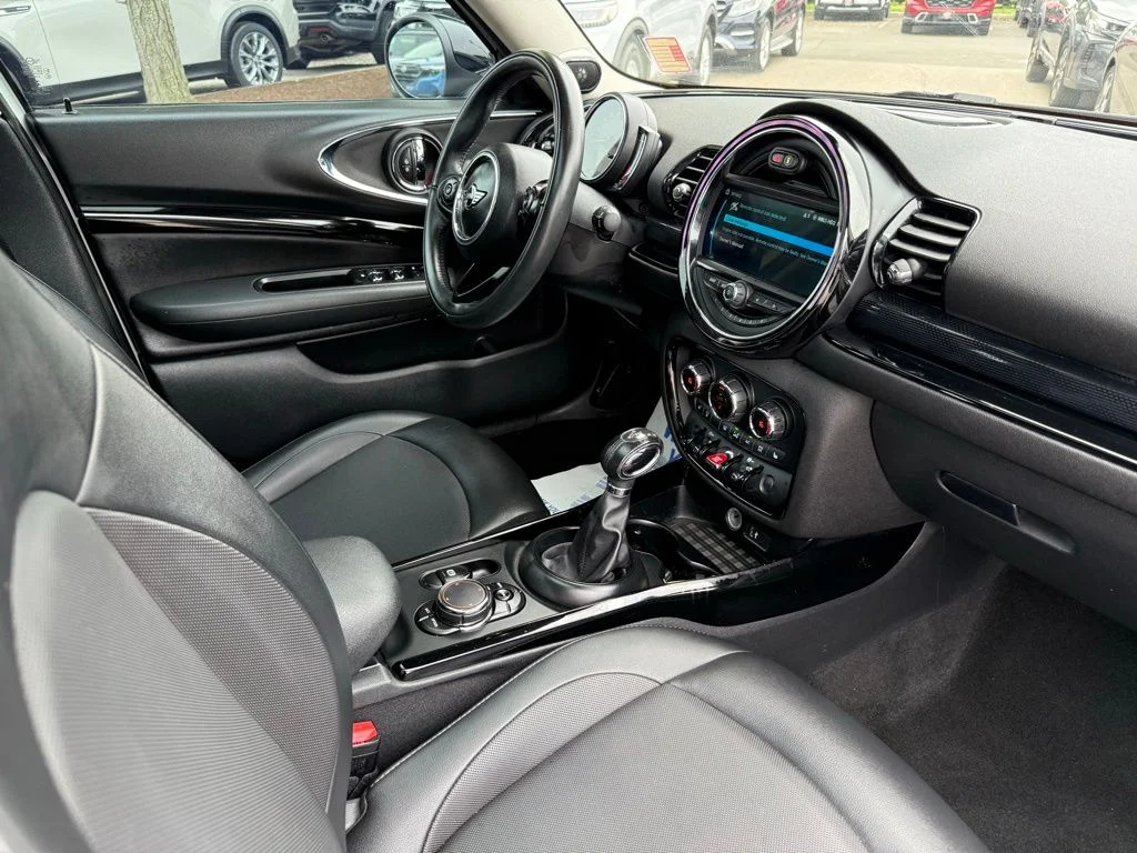 Used 2019  MINI  image 29
