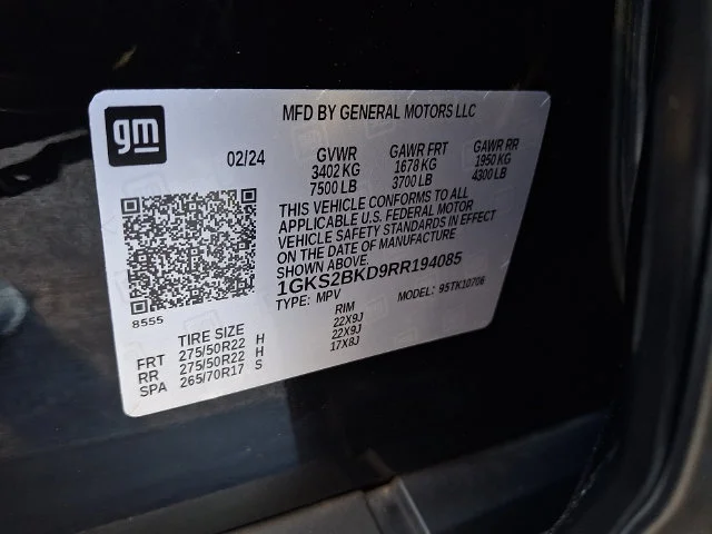 Used 2024 Black GMC SLT image 28