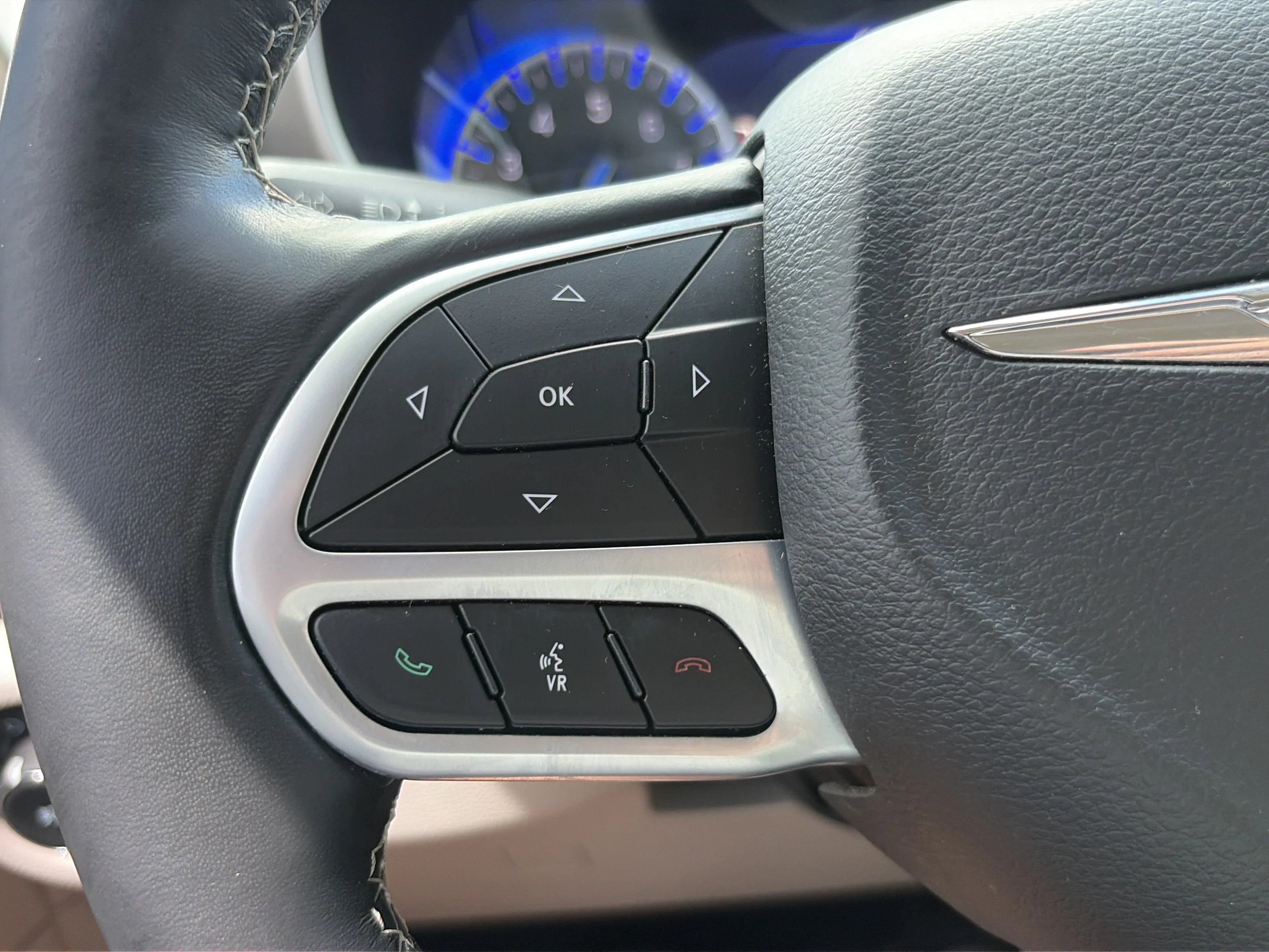 Used 2021 Bright White Clearcoat Chrysler Touring L image 20