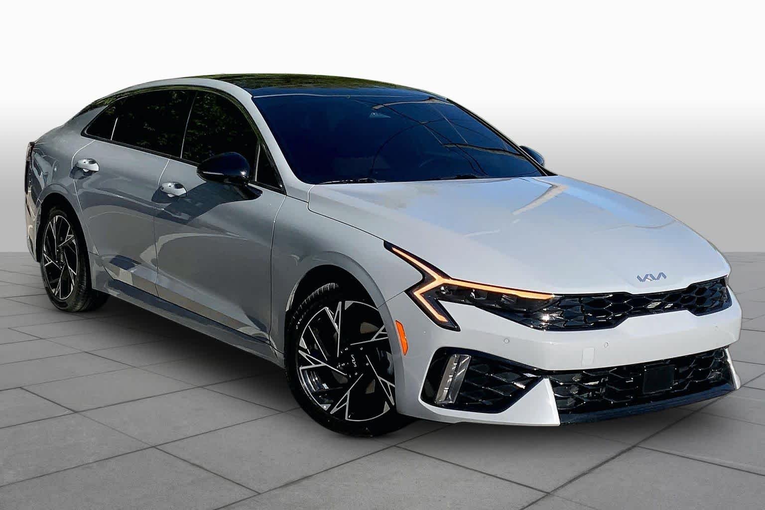 Certified Used 2025 Wolf Gray Kia GT-Line image 3