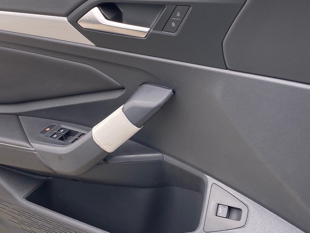 New 2026 Black Volkswagen 1.5T Sport image 11