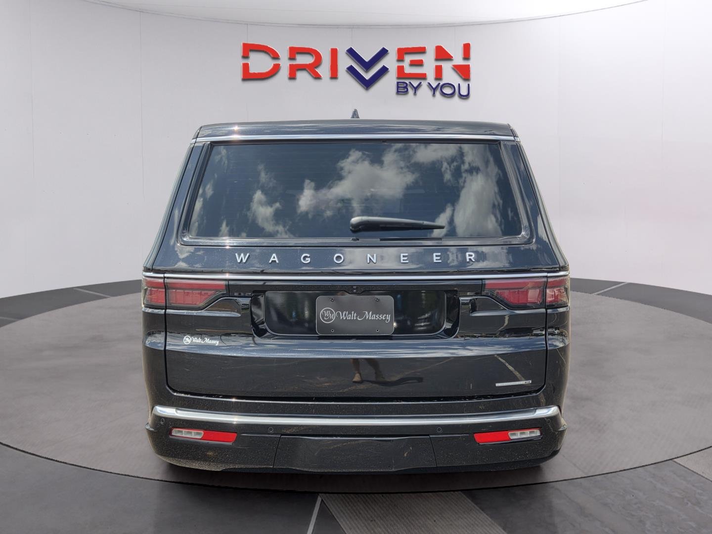 Used 2024 Diamond Black Crystal Pearlcoat Jeep Series III image 4