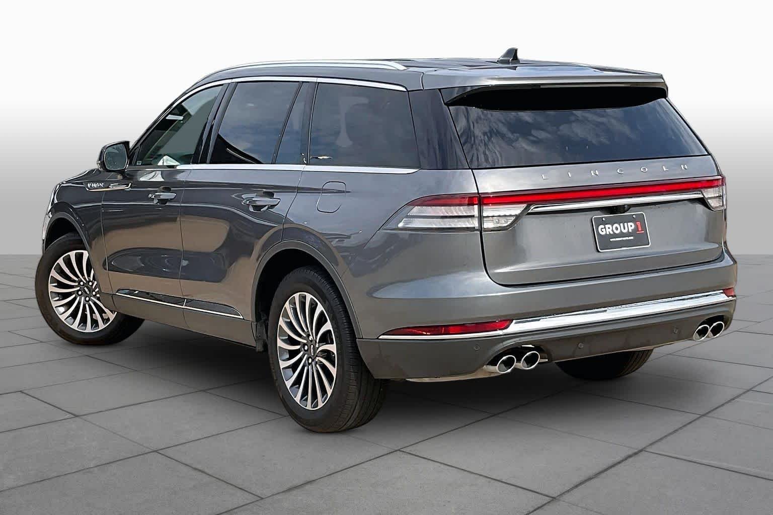 Used 2024 Asher Gray Metallic Clearcoat Lincoln Reserve image 25