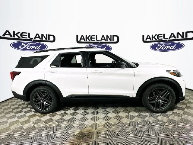 New 2026 White Ford ST-Line image 2