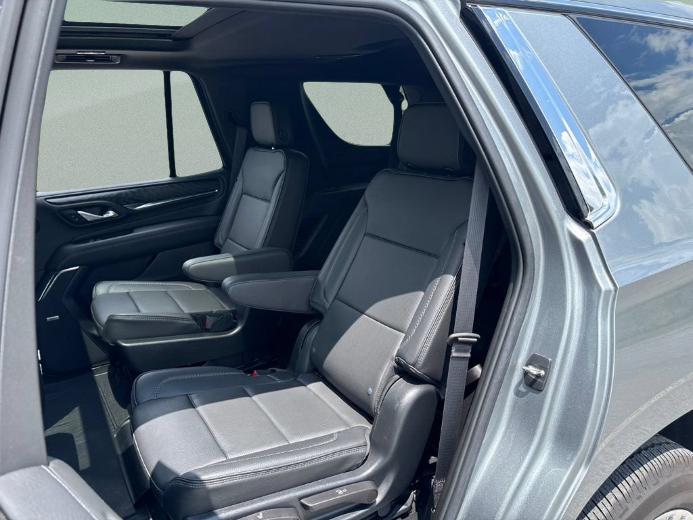 Used 2023 Sterling Metallic GMC Denali image 24