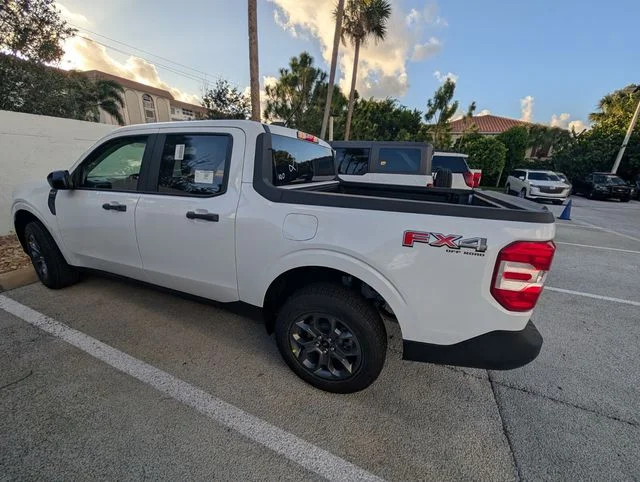 New 2025 Oxford White Ford XLT image 11