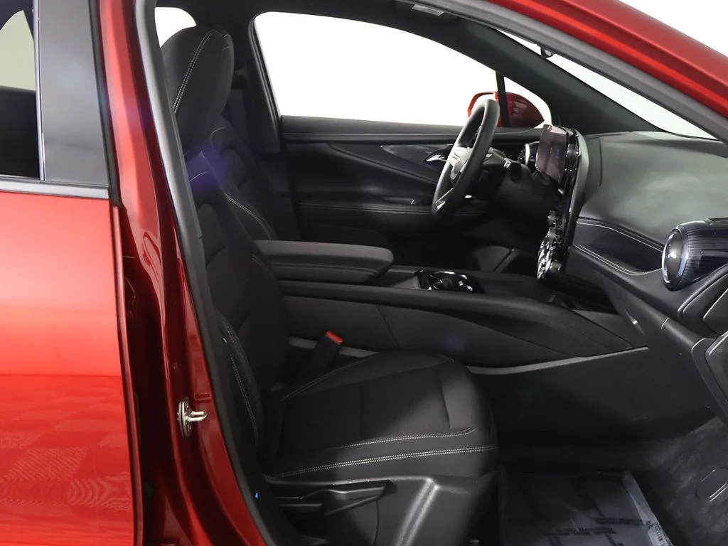 Used 2025 Red Chevrolet LT image 25